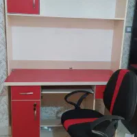 میز تحریر و صندلی جک دار کاملا سالم و نو نو