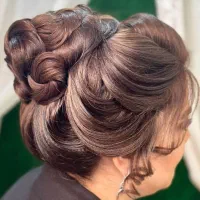 ناخن ومیکاپ شینیون