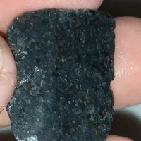 سنگ قیمتی یا شهاب سنگ