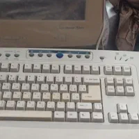 کامپیوتر قدیمی با میز|رایانه رومیزی|ساوه, |دیوار