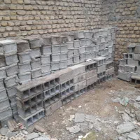 تعدادی بلوک سالم ودست دوم