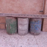 دو فرغون با سه بشکه زیرپایی و یک تخته زیرپایی|مصالح و تجهیزات ساختمان|بابلسر, |دیوار