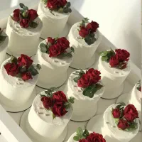 پخت انواع کیک تولد،مینی کیک خاستگاری و..