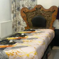 تخت خواب چرم و چوب و فرفورژه خیلی محکم در حد نو|تخت و سرویس خواب|تهران, چیتگر شمالی|دیوار