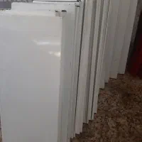 فروش قفسه در حد نو و ویترینها و میز کار