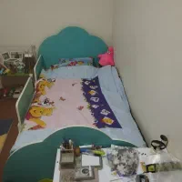 تخت و کمد