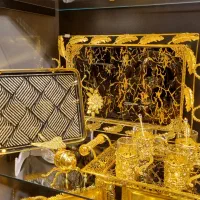 سینی مشکی اماراتی با رگه های طلایی طرح سه بعدی|ظروف سرو و پذیرایی|مشهد, سلام|دیوار