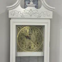 ساعت دیواری ایستاده