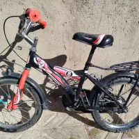 دوچرخه|دوچرخه، اسکیت، اسکوتر|زاوه, |دیوار