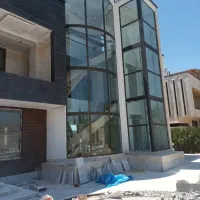 پنجره ترمالبریک نمای کرتین‌وال، پوشش شیشه‌ای بالکن