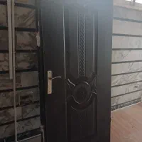 درب چوبی با چارچوب فلزی