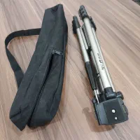 سه پایه دوربین