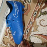 یک جفت کفش استوک  برای فوتبال معاوضه با کفش سالنی