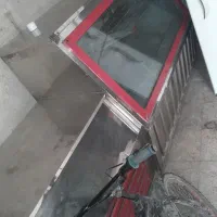 یخچال ویترینی  پاچال دار