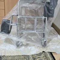 ویلچر حمام و توالت فرنگی لگن‌دار (کاملا نو)
