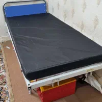 تخت بیمارستانی مریض با تشک