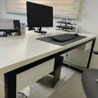 میز‌ اداری مینیمال