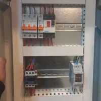 برقکار،برقکاری صنعتی،ساختمان نصب آیفون،رفع اتصالات