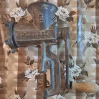 چرخ گوشت دستی قدیمی