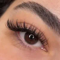 آموزش و خدمات اکستنشن مژه و پدیکور و لیفت