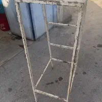 چهارپایه فلزی