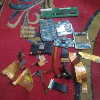 تعدادی برد موبایل و... فروشی