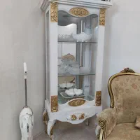 گنجه کنار مبلی