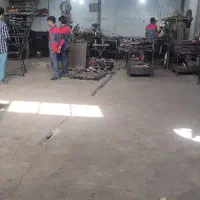 استخدام کارگر ساده و فنی