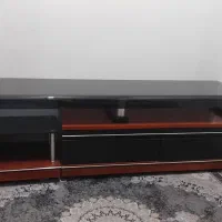 میز تلوزیون در حد نو سه میلیون به فروش می رسد