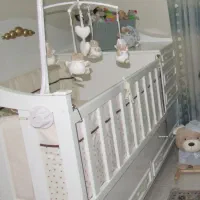 تخت نوزاد نوجوان