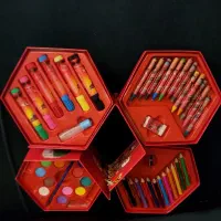 تعدادی اسباب بازی بچه