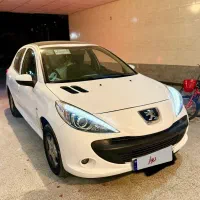 پژو ۲۰۷ اتوماتیک سقف شیشه ای فرمان برقی مدل ۱۴۰۰