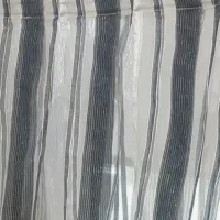 تعدادی  پارچه وپرده در اندازه های مختلف
