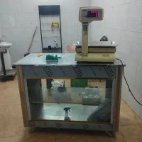 میز فروشگاه و ترازو