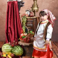 آتلیه عکاسی کودک و بارداری و عروس (تم یلدایی)