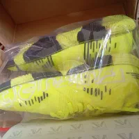 کفش سالنی و چمن