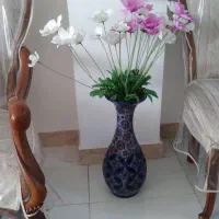 گلدان با گل