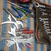 تعدادی آچار