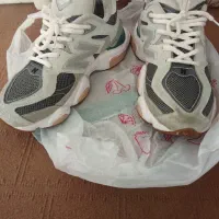 کتونی در حد نو( توضیحات بخوانیدوعکس دوم رو ببینید)