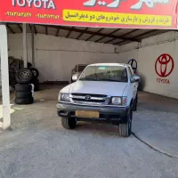 تویوتا هایلوکس ۲۰۰۱