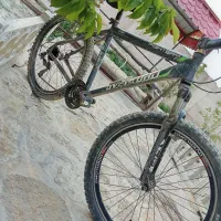 لاستیک عقب خراب است