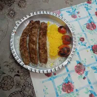 استخدام خانم مجرد در رستوران