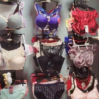 فروش کلی یک مغازه لباس زیر زنانه زیر قیمت