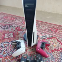 ps5 خونگی فت تمیز و سالم همراه با ۲ دسته