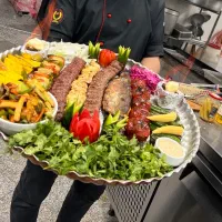 اشپز ی انجام میدم ایرانی وکبابهایه ملل