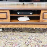 میز تلویزیون بسیار نو و تمیز