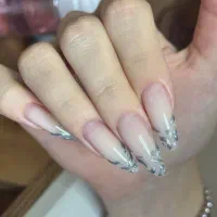 آموزش ناخن  و کاشت ناخن حرفه ای با ده سال سابقه|خدمات آرایشگری و زیبایی|رشت, معلم|دیوار