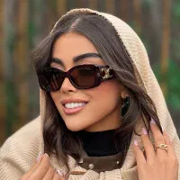 مدل لباس هستم و تولید محتوای حرفه ای انجام میدم