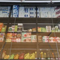 ۴۰متر مغازه/کفی/ بر اصلی و پرتردد/ دریاچه چیتگر