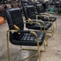 صندلی کنفرانس و انتظار مدل کیش